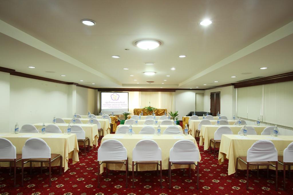 Thumrin Hotel Trang Exteriér fotografie