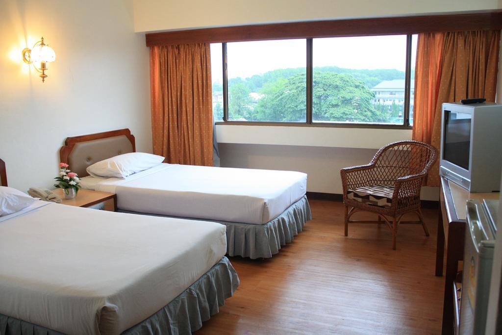 Thumrin Hotel Trang Pokoj fotografie