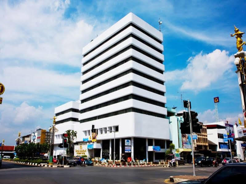 Thumrin Hotel Trang Exteriér fotografie